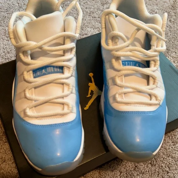 Air Jordan Retro 11 White and University Blue - Picture 2 of 7